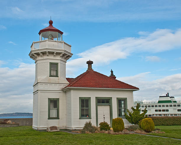 istock Mukilteo Lighthouse and Ferryboat 95730176
