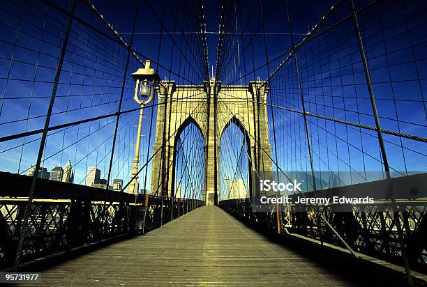 Brooklynbrücke In Der Abenddämmerung New York Usa Stockfoto und mehr Bilder von Abstrakt