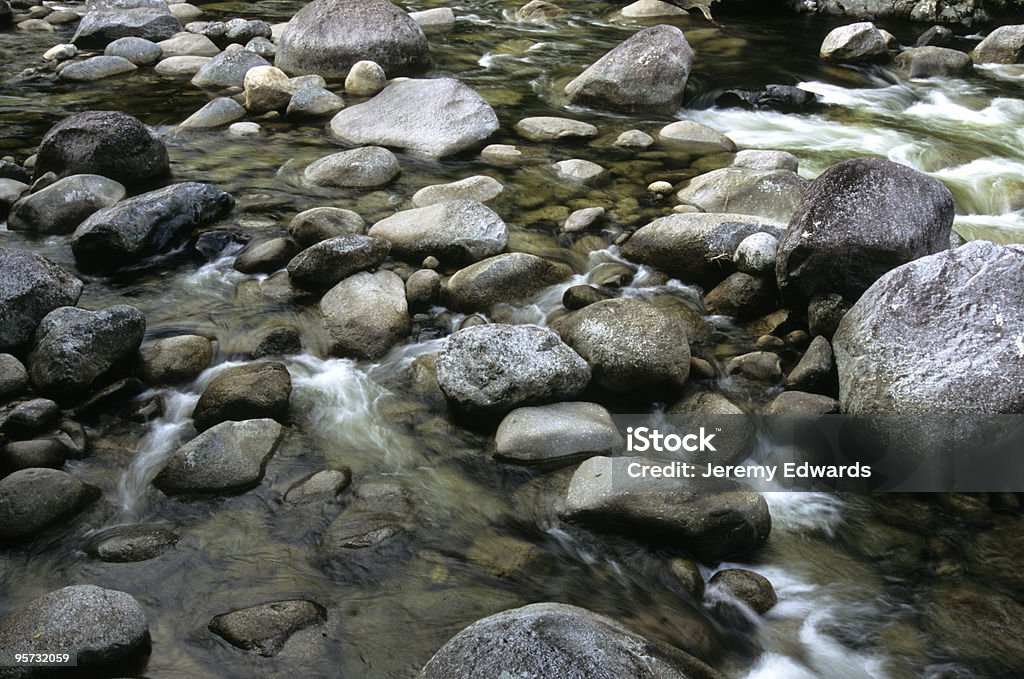 Rocky flusso sfondo - Foto stock royalty-free di Acqua