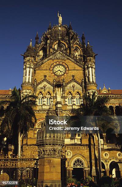 Photo libre de droit de Venant Shivaji À Mumbai En Inde banque d'images et plus d'images libres de droit de Architecture - Architecture, Arrivée, Bâtiment vu de l'extérieur