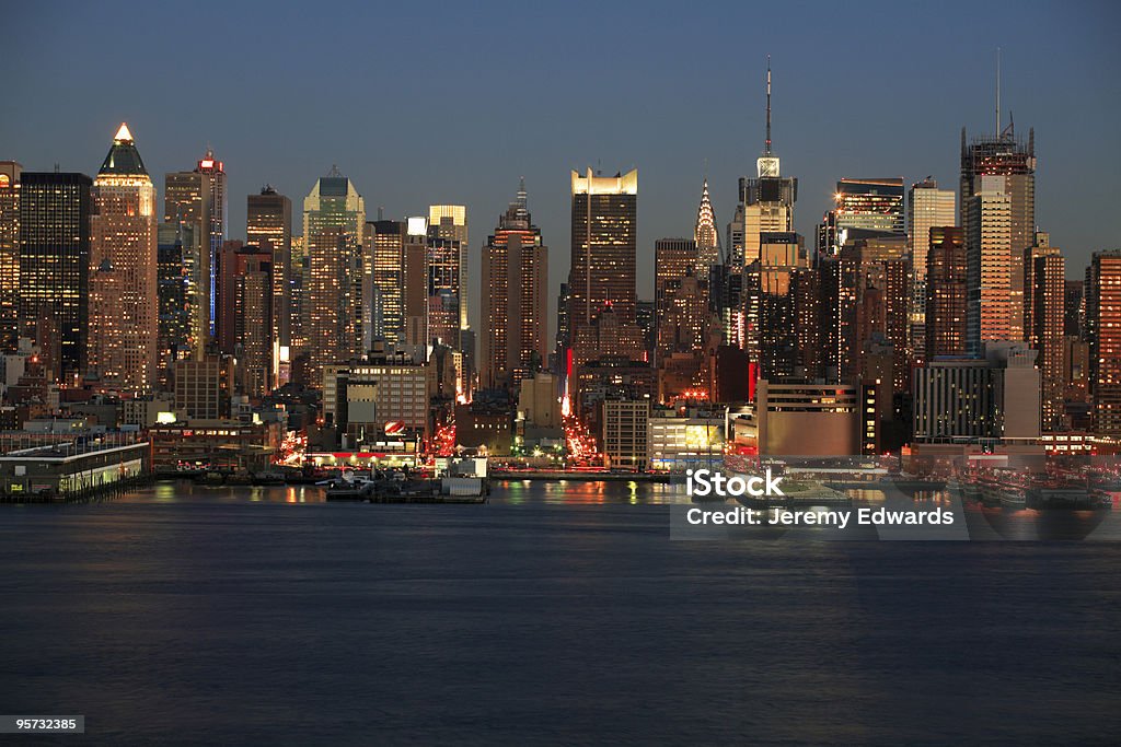Мидтаун Манхэттен на реке Гудзон в Нью-Йорке - Стоковые фото Архитектура роялти-фри