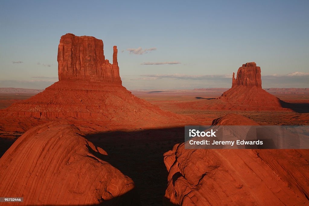 Mittens al atardecer, Monument Valley - Foto de stock de Aire libre libre de derechos