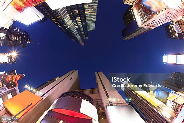 Foto de Times Square Nova York e mais fotos de stock de Arranha-céu - Arranha-céu, Brilhante - Luminosidade, Broadway - Manhattan