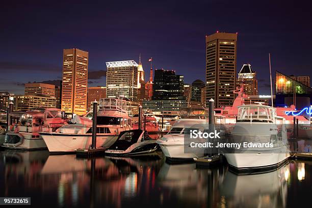 Photo libre de droit de Le Port Inner Harbor De Baltimore Dans Le Maryland banque d'images et plus d'images libres de droit de Port intérieur de Baltimore