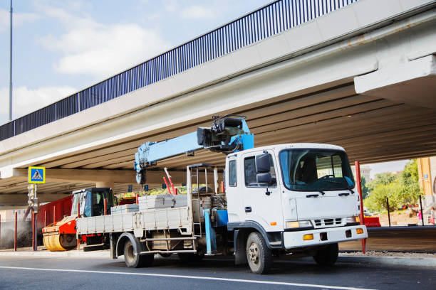 istock Mobile rane truck 957349218