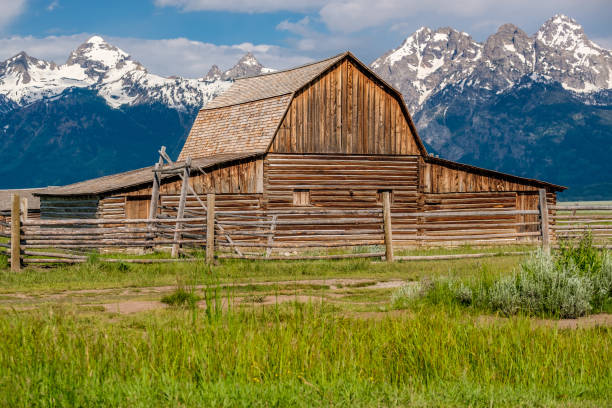 istock Old barn in Grand Teton Mountains 957352114