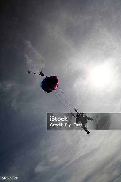 Paracadute Aperturasky Dive - Fotografie stock e altre immagini di Paracadute - Paracadute, Altimetro, Aperto