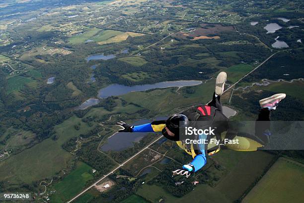 Photo libre de droit de Freefallsaut En Parachute banque d'images et plus d'images libres de droit de Activité - Activité, Activité avec mouvement, Activité de loisirs