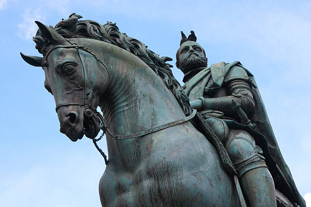 istock Equestrian Statue of Cosimo I 95737036