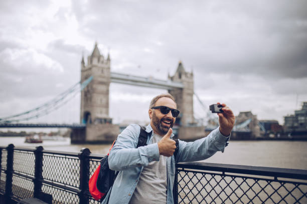 istock Selfie in London 957415608