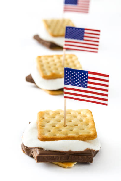 istock Homemade smore and USA flag 957417012