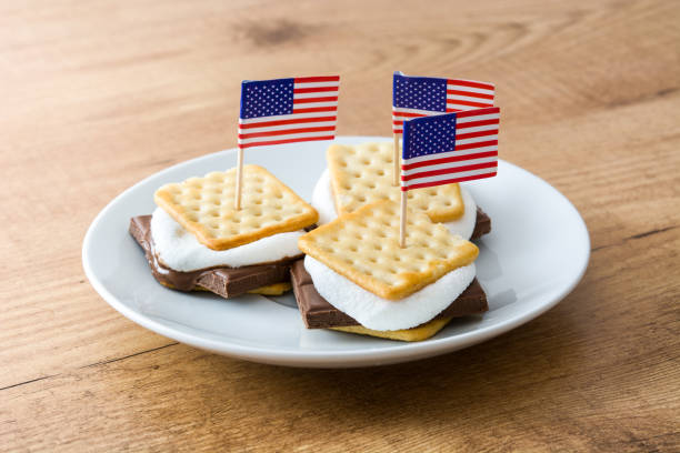istock Homemade smore and USA flag 957417814