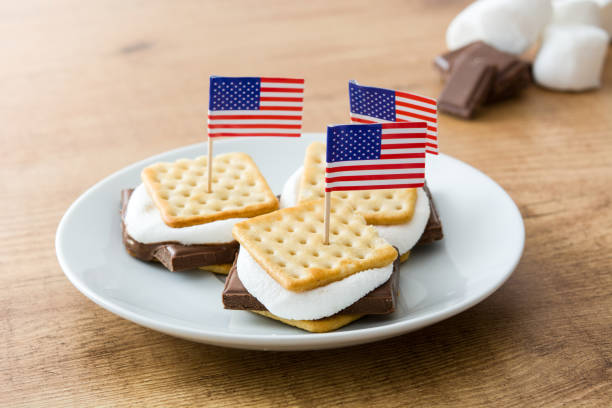 istock Homemade smore and USA flag 957418452
