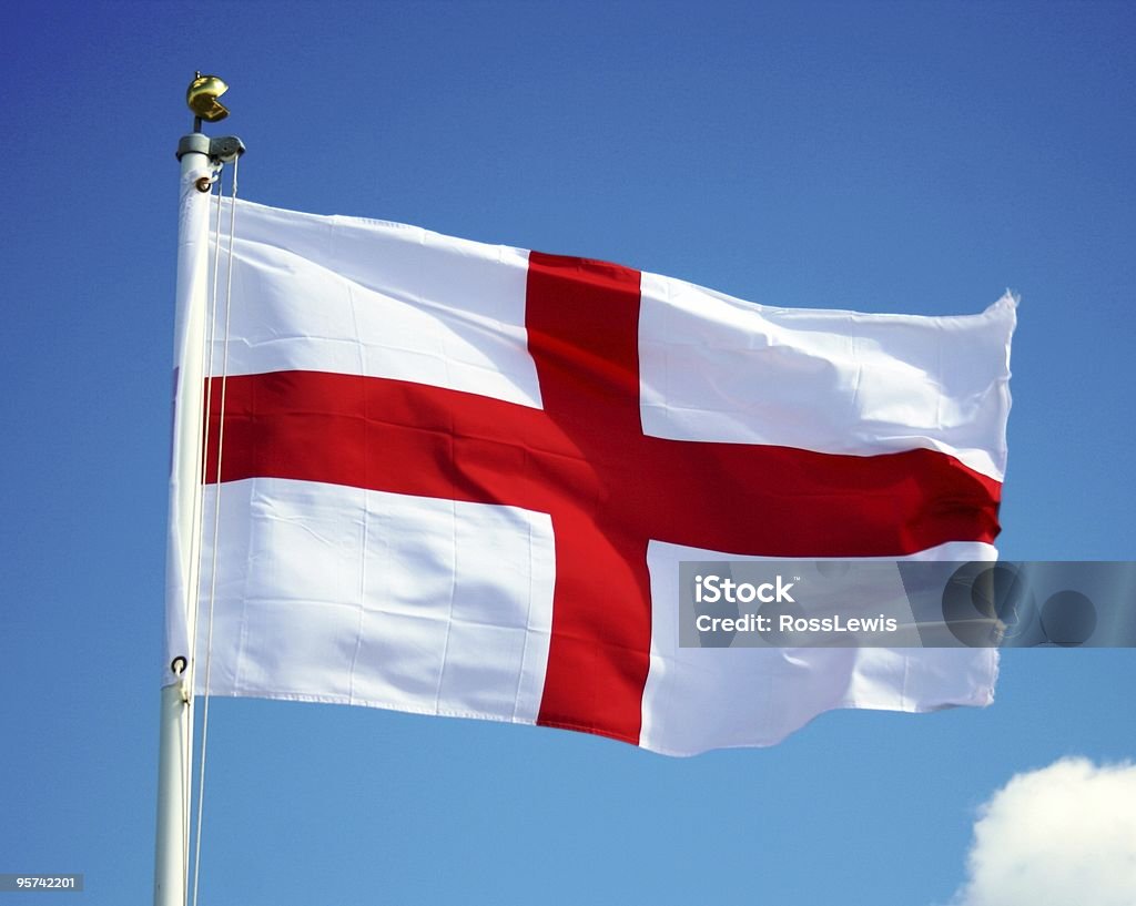 Bandiera dell'Inghilterra su Sky - Foto stock royalty-free di Bandiera inglese