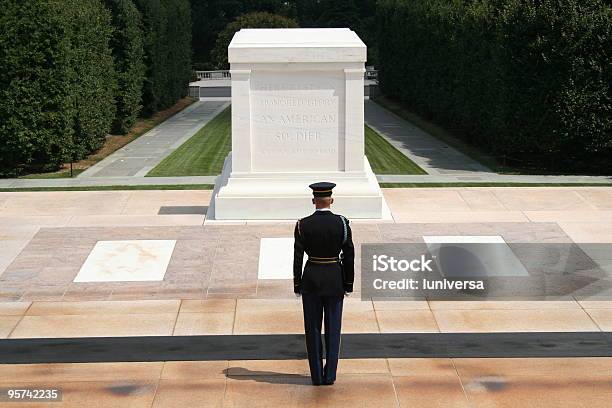 Nieznany Soldier - zdjęcia stockowe i więcej obrazów Narodowy Cmentarz w Arlington - Narodowy Cmentarz w Arlington, Grób, Arlington - Stan Teksas