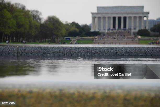 Monumento A Lincoln Foto de stock y más banco de imágenes de Enfoque en primer plano - Enfoque en primer plano, Washington DC, Agua