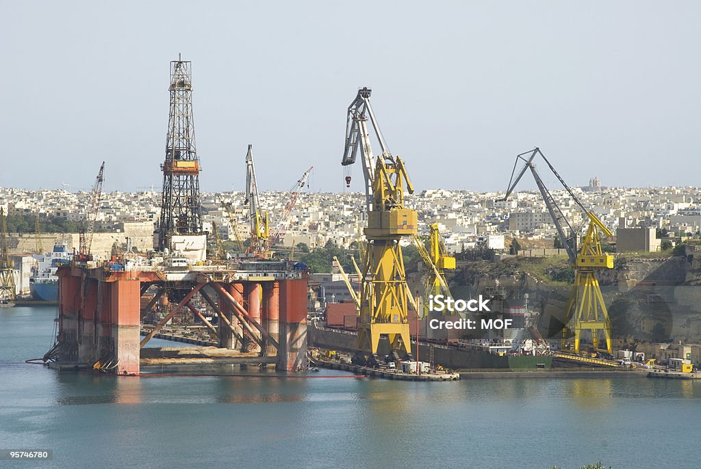 Plataforma de Perfuração de Petróleo na paisagem - Foto de stock de Consertar royalty-free