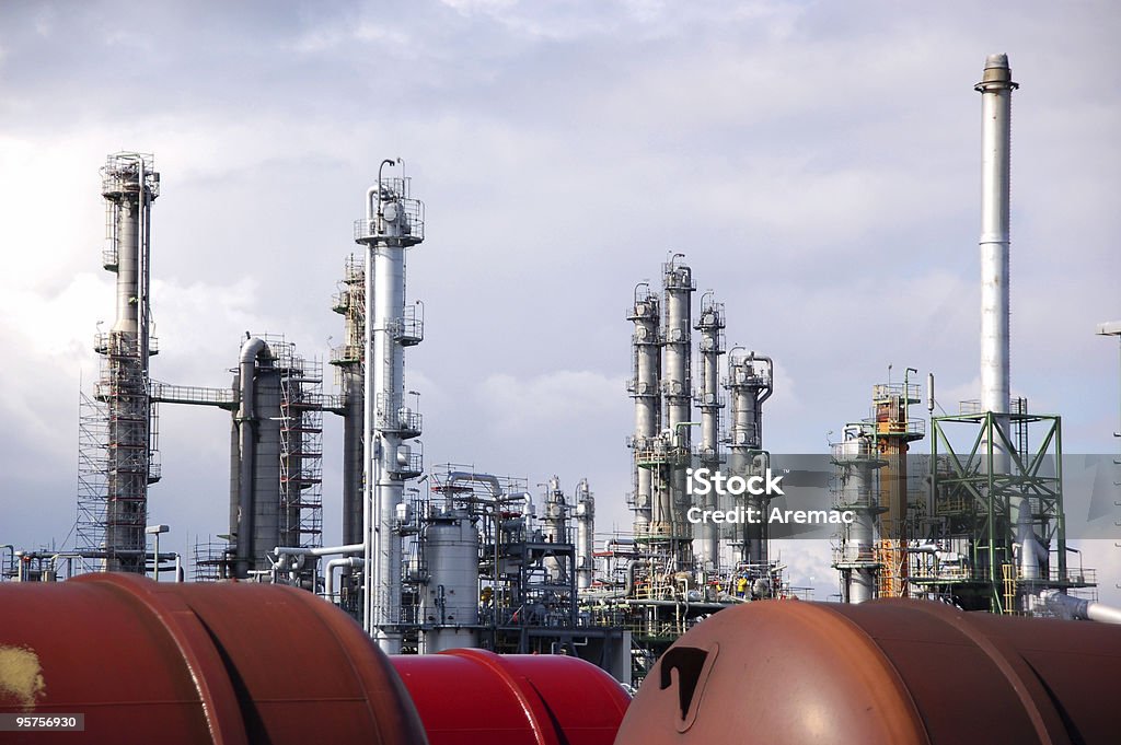 Planta de refinería de petróleo - Foto de stock de Acero libre de derechos