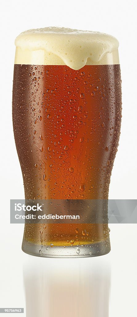 Cerveza fría - Foto de stock de Condensación libre de derechos