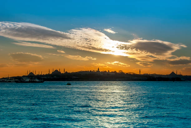 istock Sunset of Istanbul 957588602