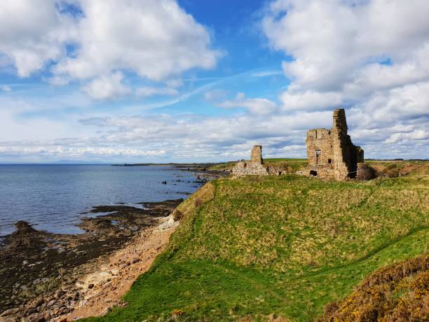 istock Ruined castle on Scottish coastline 957605610