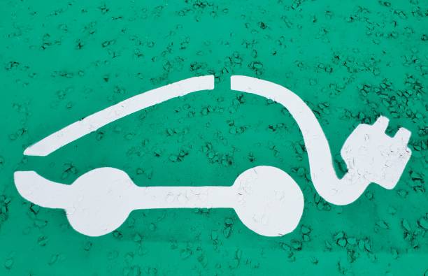 istock Electric car charging point sign 957605620