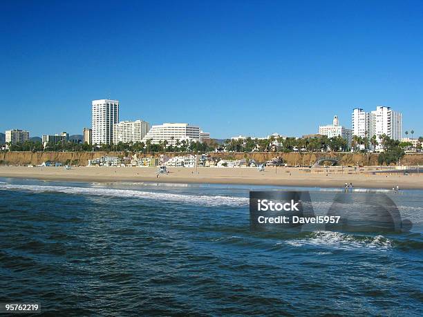 Santa Monica Skyline Und Den Strand Stockfoto und mehr Bilder von Stadtsilhouette - Stadtsilhouette, Aussicht genießen, Außenaufnahme von Gebäuden