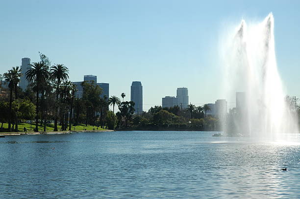 istock Lake and fountain 95762247