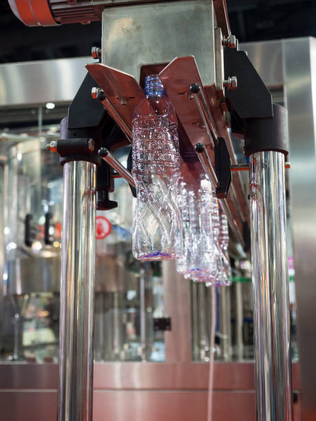 istock Plastic bottle hot blow manufacturing 957639086