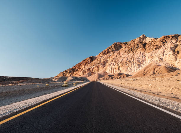 istock Artist's Drive in Death Valley 957646942