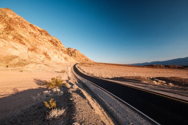 istock Artist's Drive in Death Valley 957646958