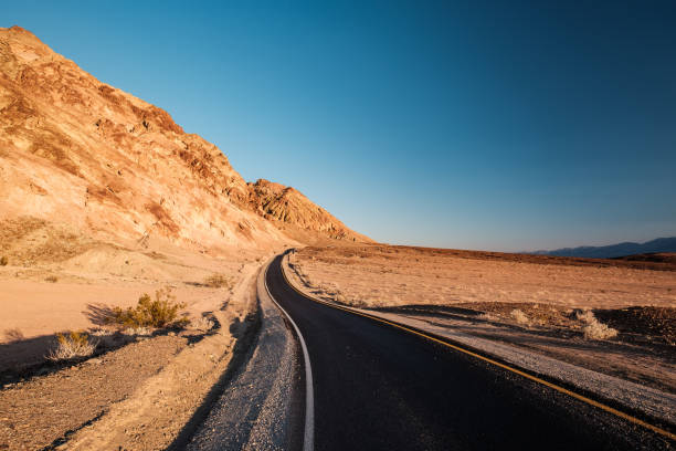 istock Artist's Drive in Death Valley 957646960