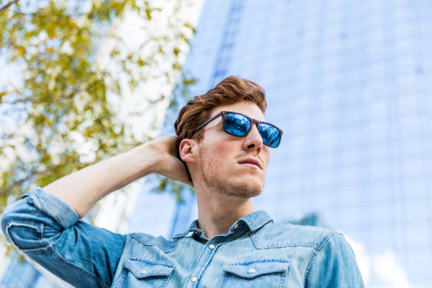 istock City break in Chicago - Man having fun outdoor 957668950