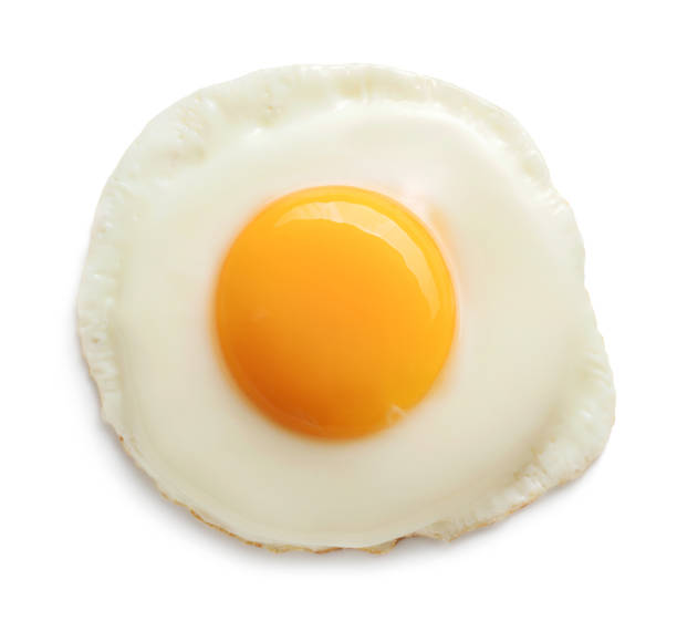 jajko sadzone wyizolowane - eggs fried egg egg yolk isolated zdjęcia i obrazy z banku zdjęć