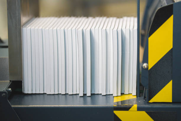 istock Equipment for pressing stacks of paper in the typography 957705534