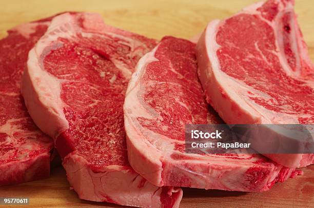 Tira De Bifes - Fotografias de stock e mais imagens de Bife - Bife, Carne, Carne Vermelha