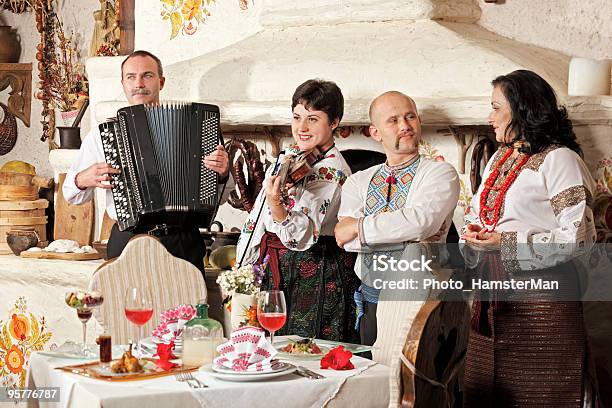 Ucrania Étnicos Concierto De Música De Banda Foto de stock y más banco de imágenes de Abalorio - Abalorio, Acordeón - Instrumento, Actuación - Espectáculo