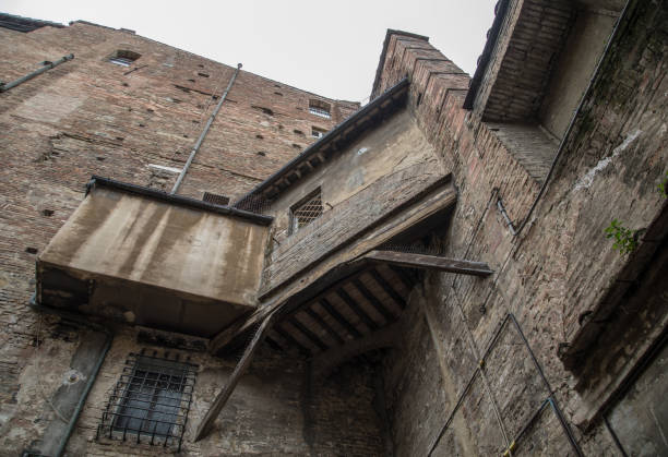 istock Streets of Siena, Tuscany 957787188