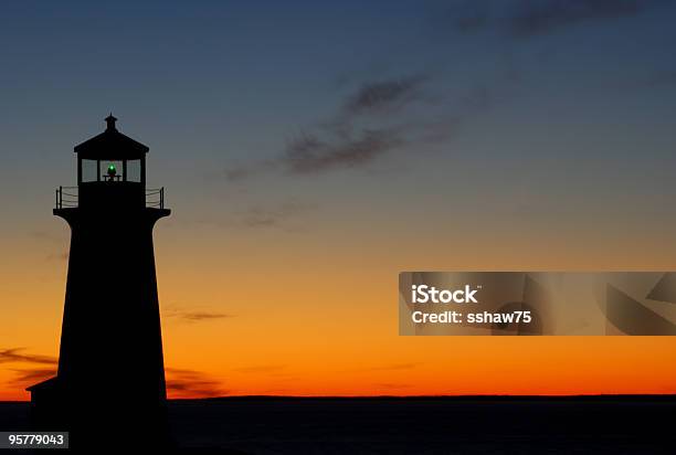 Photo libre de droit de Peggys Cove Phare Dans La Nuit banque d'images et plus d'images libres de droit de Baie - Eau - Baie - Eau, Balise, Blanc