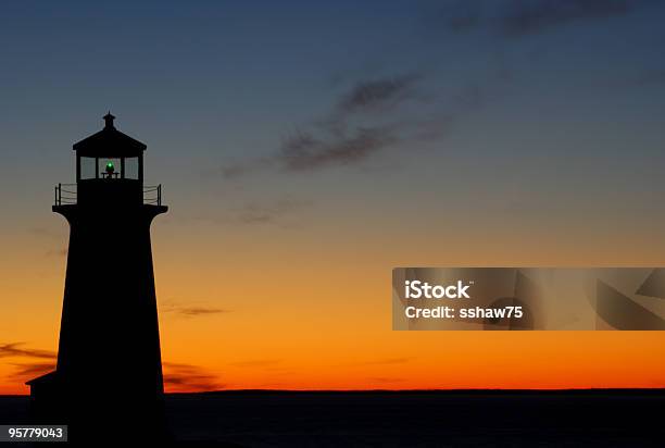 Маяк Peggys Cove В Ночь — стоковые фотографии и другие картинки Башня - Башня, Без людей, Безопасность