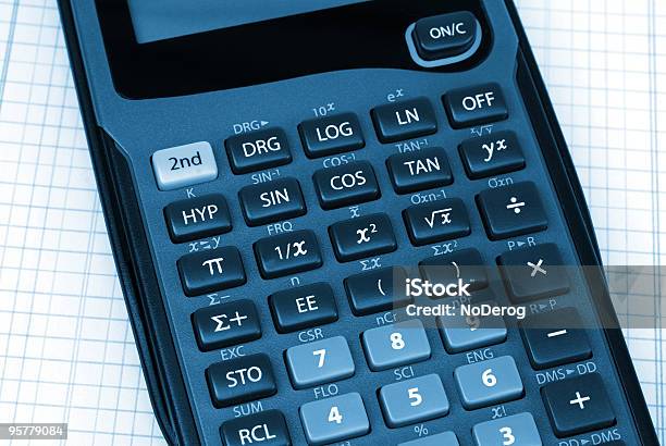 A Calculadora - Fotografias de stock e mais imagens de Azul - Azul, Botão - Peça de Máquina, Calculadora