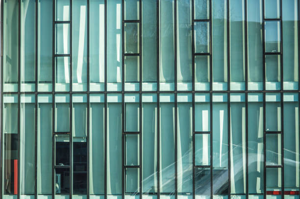 istock Facade Of Glass 957815596