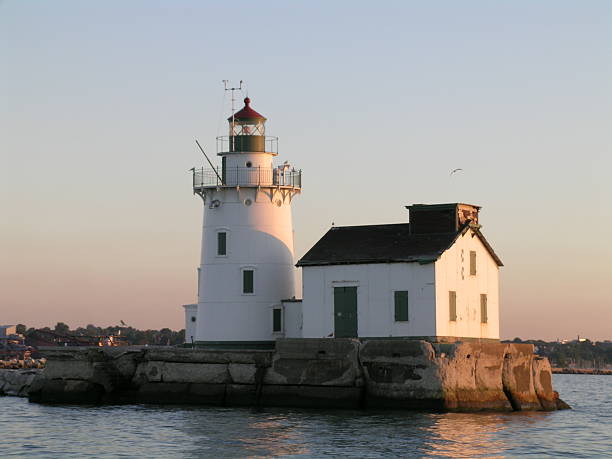 istock Lake Erie Lighthouse 95783562