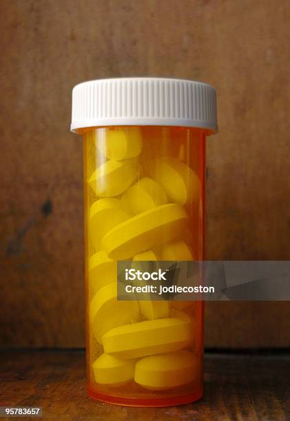 Foto de Remédio Receitado e mais fotos de stock de Antibiotico - Antibiotico, Comprimido, Conceito