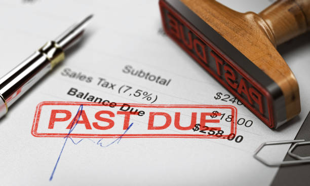 Business Debt Collection or Recovery. Unpaid Invoice Rubber stamp with the text past due over an invoice document. 3D illustration. Concept of unpaid debt recovery. debt stock pictures, royalty-free photos & images