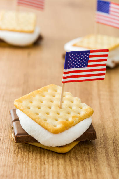 istock Homemade smore and USA flag 957849978