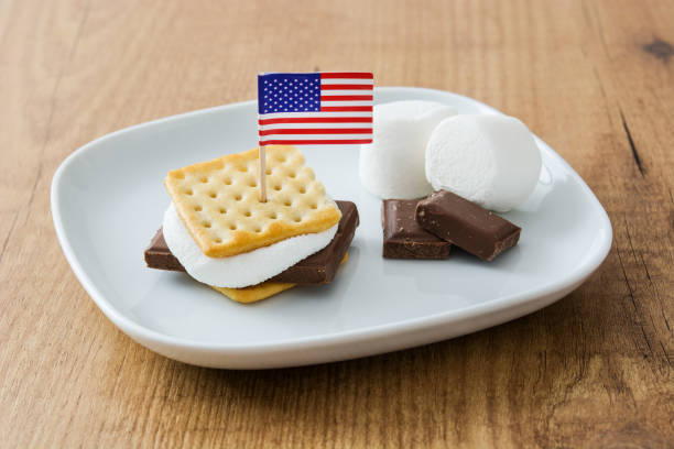 istock Homemade smore and USA flag 957852138