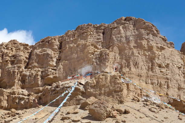 ancien monastère de bon gurugyam dans le royaume de guge, western tibet, chine - bonpo photos et images de collection