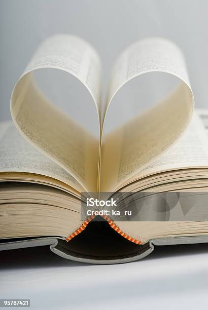 Serce Jak Książki - zdjęcia stockowe i więcej obrazów Bez ludzi - Bez ludzi, Biały, Bliskie zbliżenie