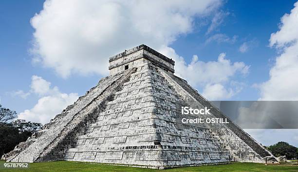 Kukulkan Pyramide In Chichen Itza Stockfoto und mehr Bilder von Antike Kultur - Antike Kultur, Architektur, Archäologie